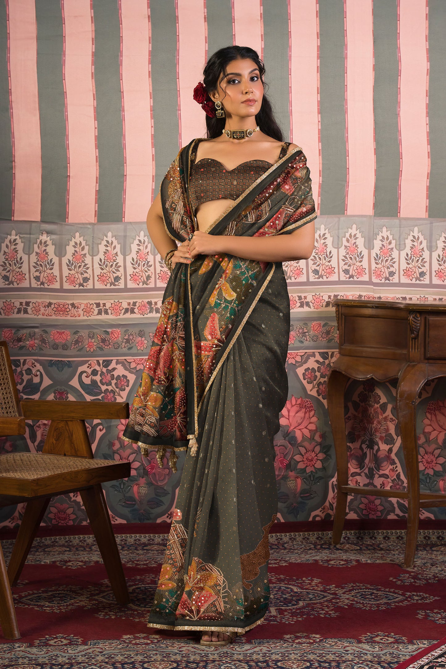 Antique Swarna Banarasi Zari Organza Saree - Deep Moss Green